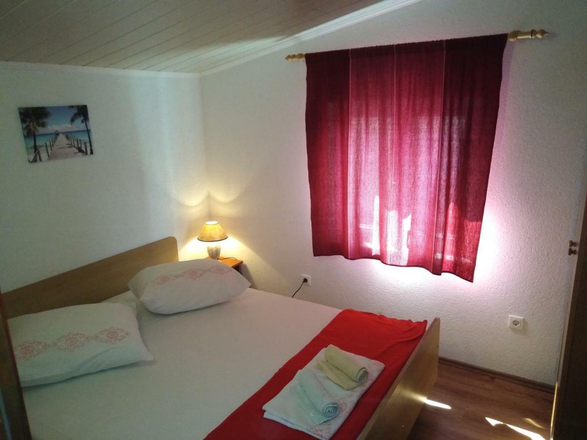 Apartman Rodić Omis Bagian luar foto