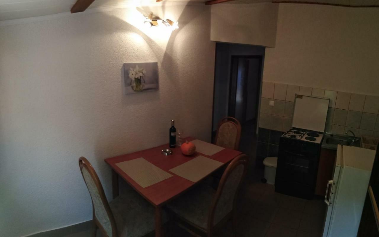 Apartman Rodić Omis Bagian luar foto